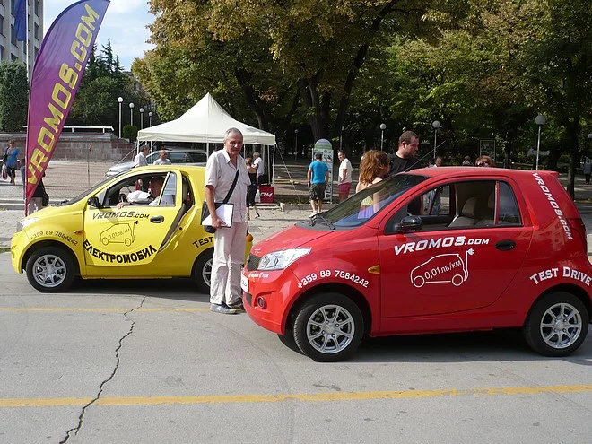 електромобил