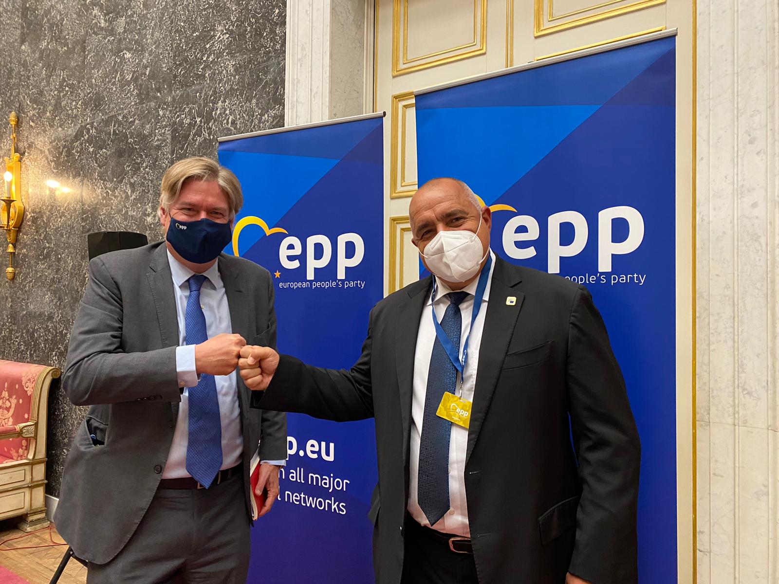 Бойко Борисов и генералният секретар на ЕНП Антонио Лопес
