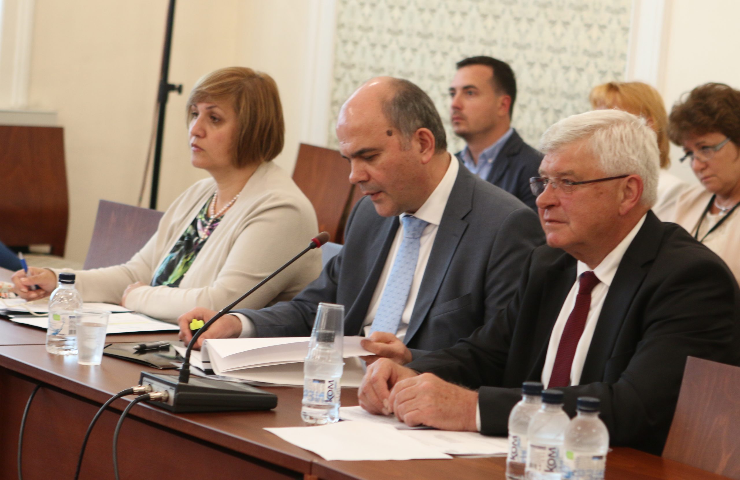 Парламент комисия по бюджет и финанси Бисер Петков Кирил Ананиев