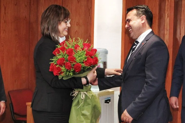 рози Нинова