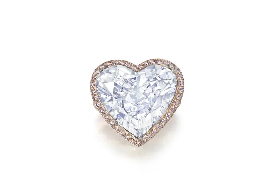 Пръстен със сърцевиден диамант за 3 млн. долара води търга на Bonhams в Ню Йорк