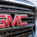 General Motors инвестира в AI и качество, докато съкращава 1000 служители