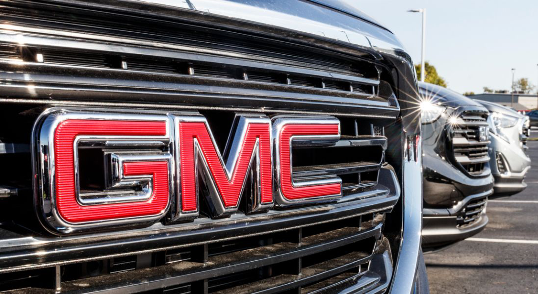 General Motors инвестира в AI и качество, докато съкращава 1000 служители