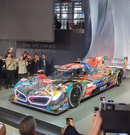 BMW Art Car с дизайн на Джули Мехрету е представен в център Помпиду в Париж