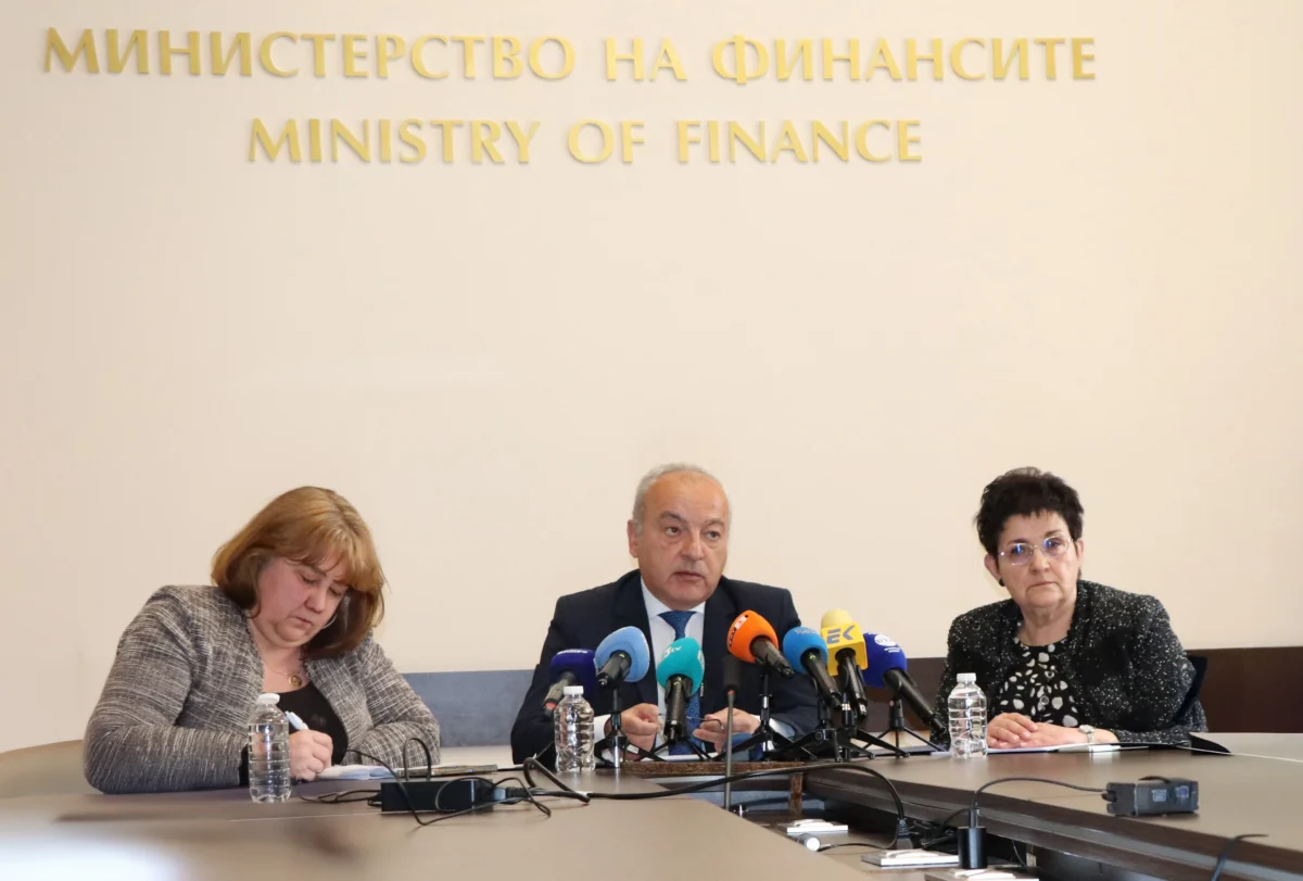 Бюджетът не може да се върже само с фискални мерки