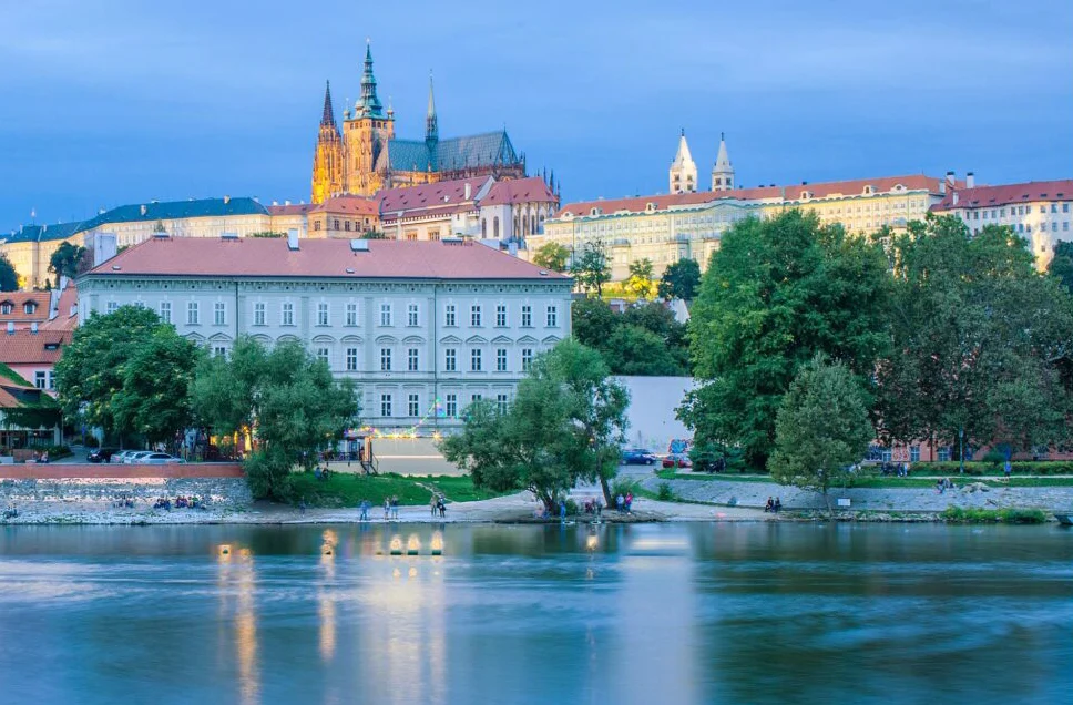 Най-богатата жена в Източна Европа Рената Келнерова търси 15% дял в топ хотелите на Прага