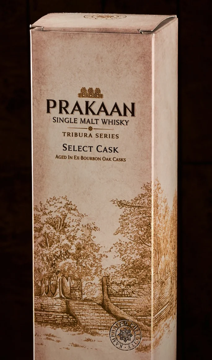 Prakaan поставя тайландското уиски на световната сцена