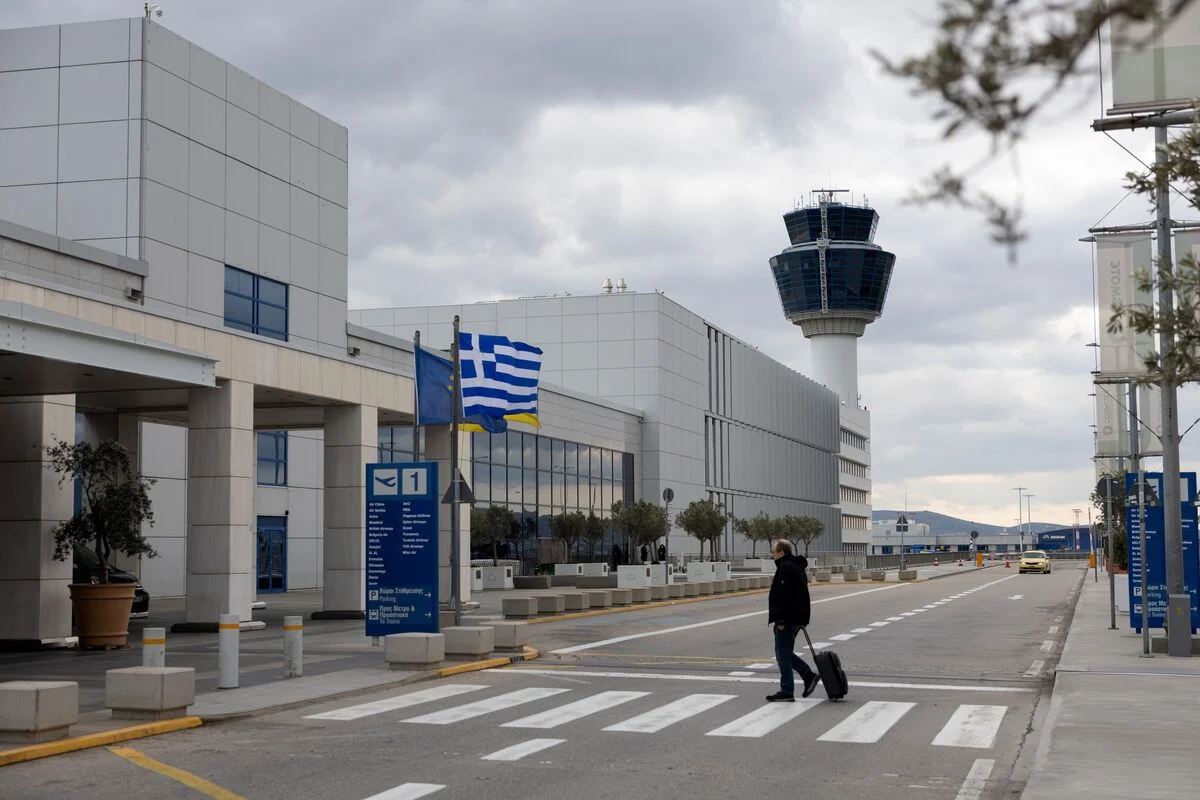 Гърция затвори въздушното си пространство за неопределено време заради повреда