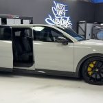 Марк Зукърбърг трансформира Porsche Cayenne в луксозен миниван