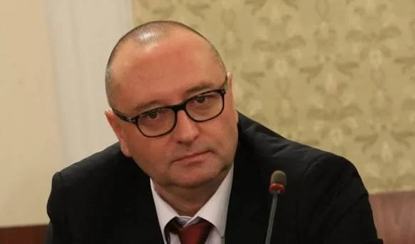 Съдия Ушев отрече да е слухтял незаконно около магистрати