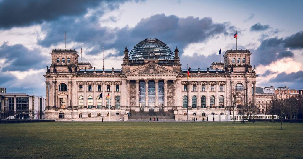 Берлин замрази поетите ангажименти за нови бюджетни разходи 4 german parliament