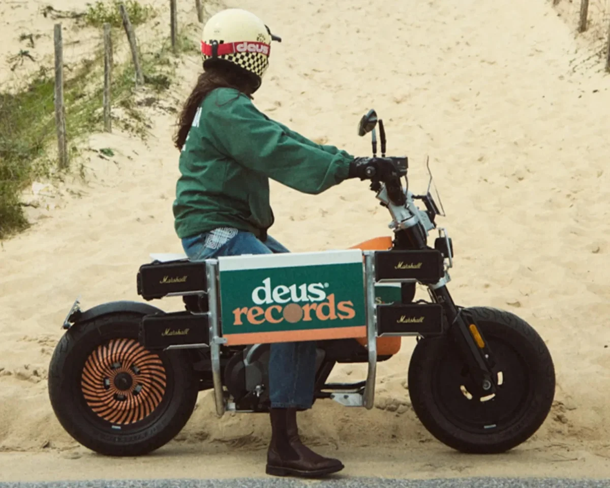 BMW и Deus Ex Machina създават уникален електрически мотоциклет с DJ пулт