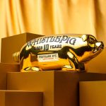 WhistlePig 10-Year-Old Rye със златен свински декантер за специално издание ръжено уиски