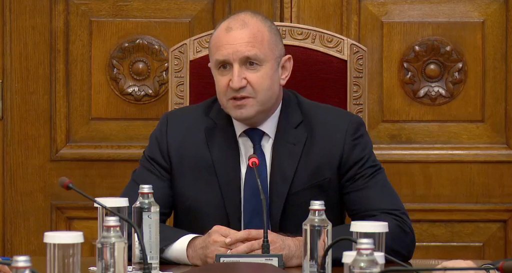 Очаква се президентът да връчи първия мандат 5 Румен Радев