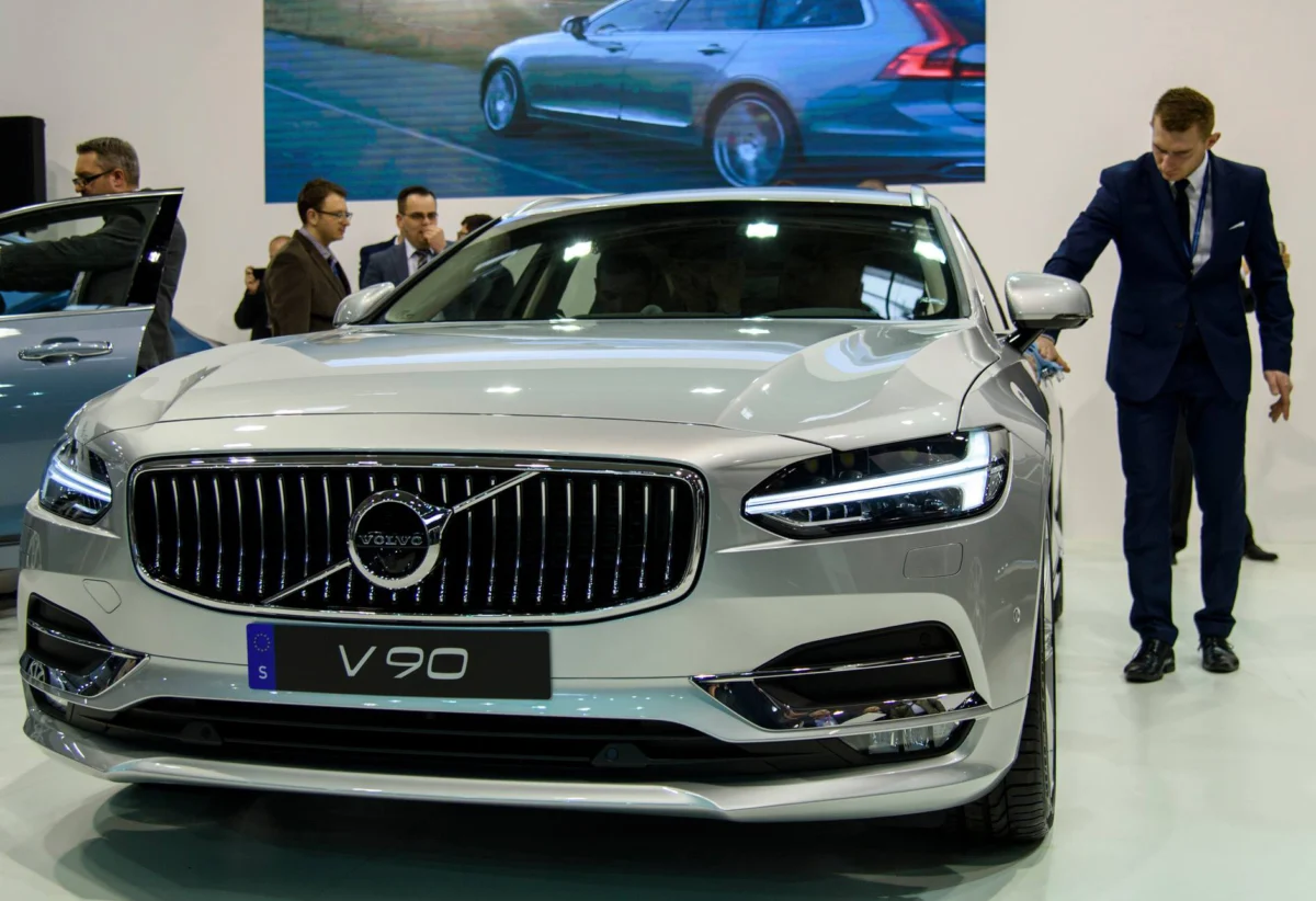 Volvo съкращава 3 000 работни места с цел намаляване на разходите