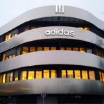 Adidas съди над 100 сайта за продажба на фалшификати