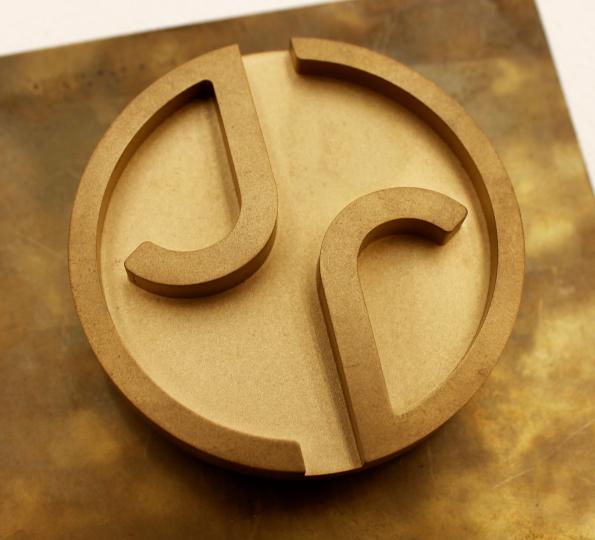 102 години след основаването Jaguar променя логото си