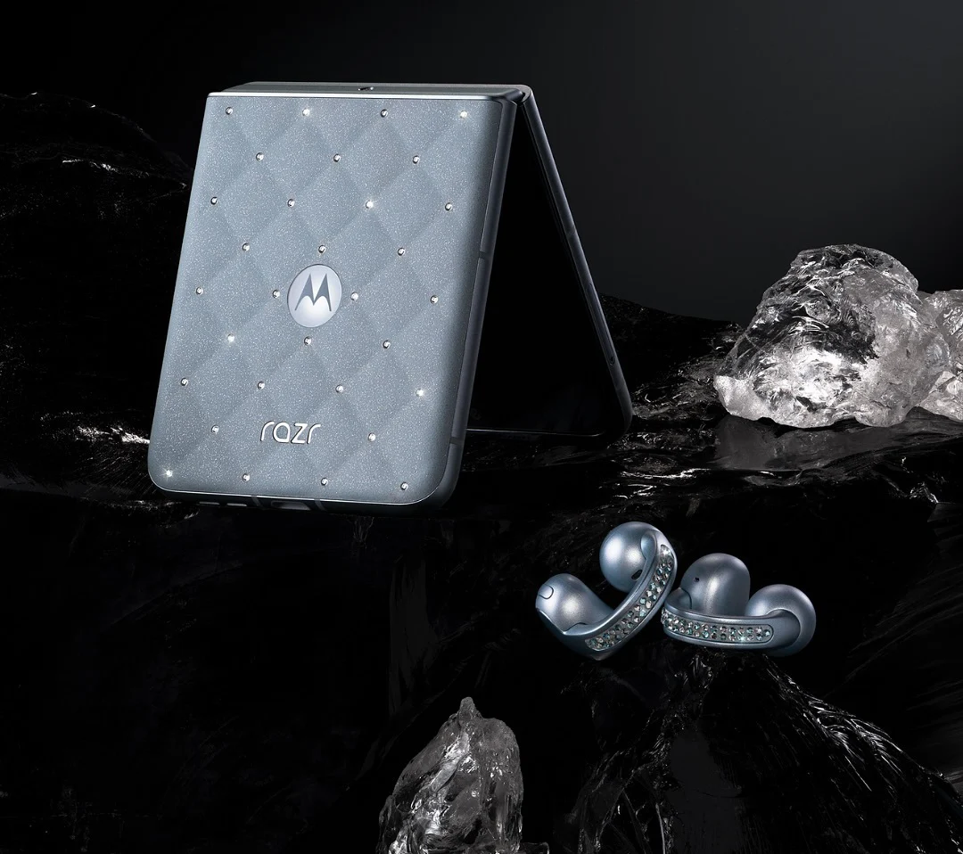 Motorola и Swarovski обединяват сили за ултралуксозен модел Razr с кристали