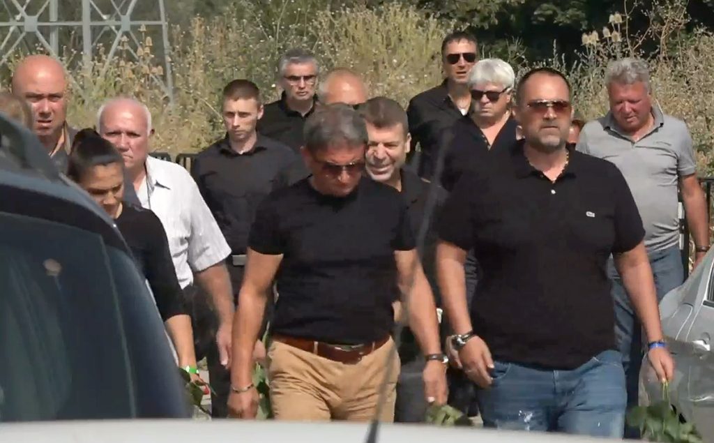 Близки и приятели изпратиха Алексей Петров 7 gjuk1