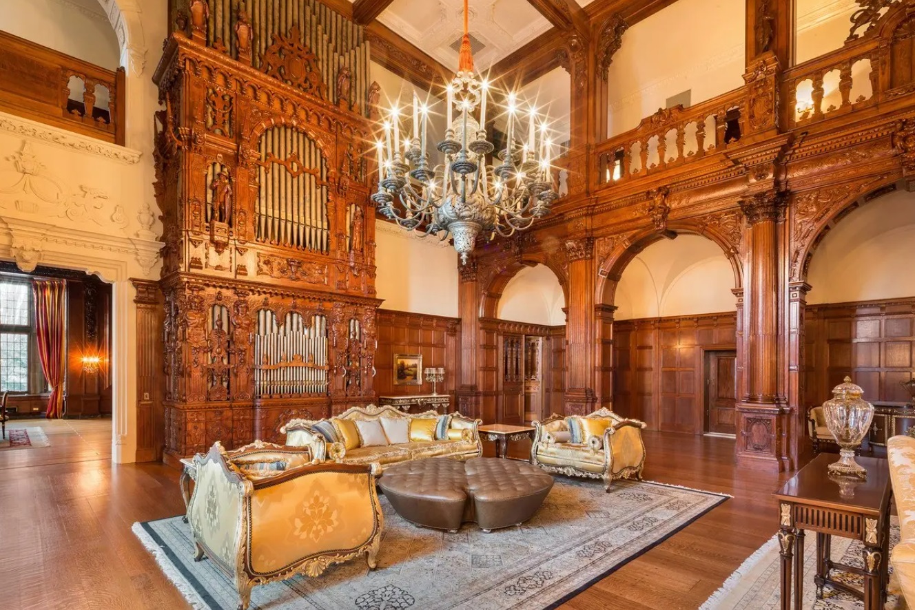 Голямата зала.