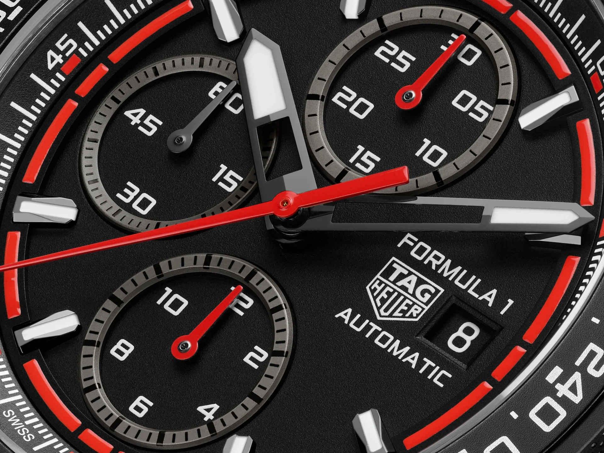 TAG Heuer отбелязва 75 години Formula 1 с нова колекция часовници