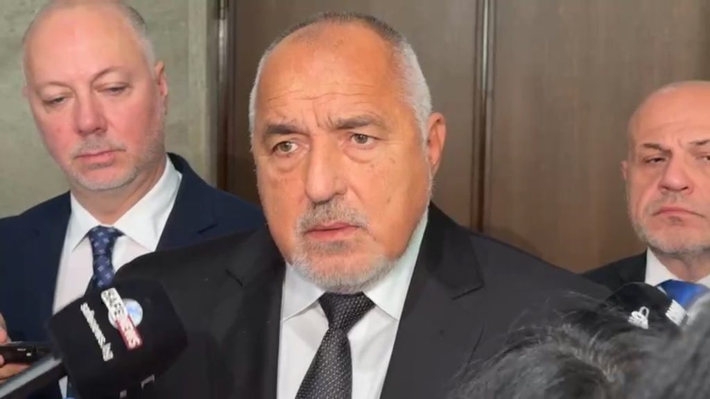 Борисов раздвоен в чувствата си, обвини Пеевски, че води опозицията, Според Борисов предложеният бюджет задълбочава проблемите с държавните финанси