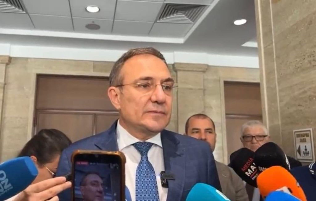 Гуцанов ще предложи на Министерския съвет великденски добавки за пенсионерите 10 Гуцанов ще предложи на Министерския съвет великденски добавки за пенсионерите