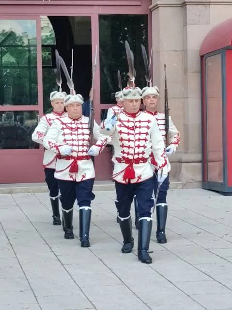 караул