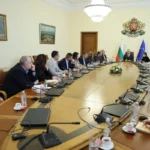 Подготвяме мерки, които да успокоят гражданите и бизнеса, заяви Гюров пред земеделци и животновъди