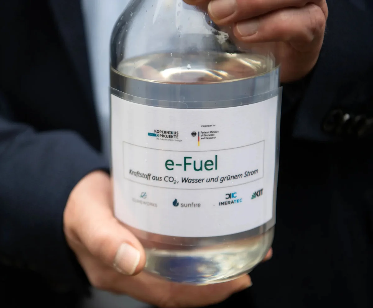 BMW и Deus Ex Machina създават уникален електрически мотоциклет с DJ пулт