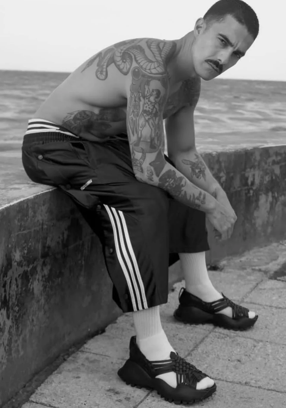 Adidas обвинена в копиране на традиционни мексикански сандали от щата Оахака