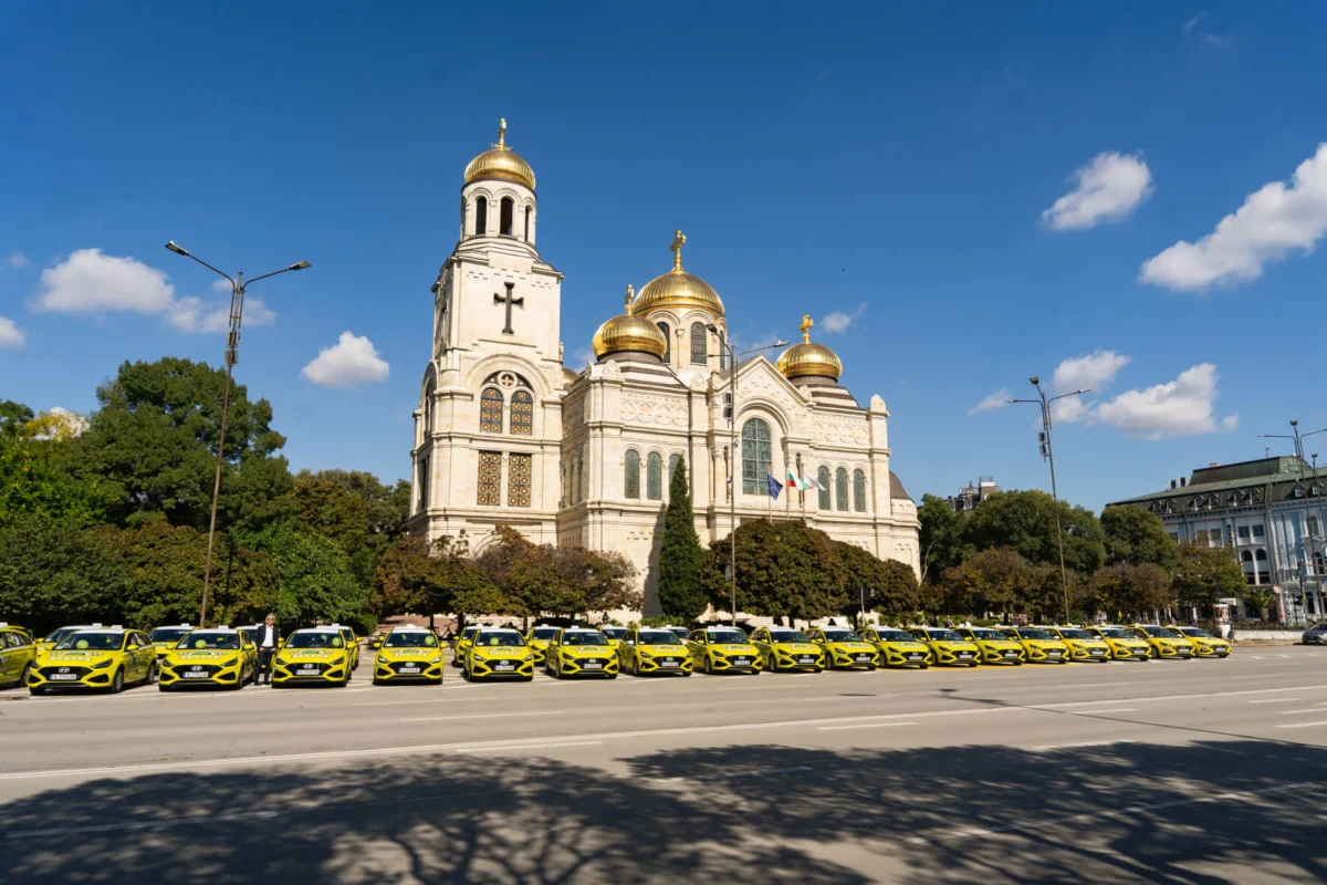Българска таксиметрова компания разработи собствен AI гласов асистент 1 hippo taxi varna taksi
