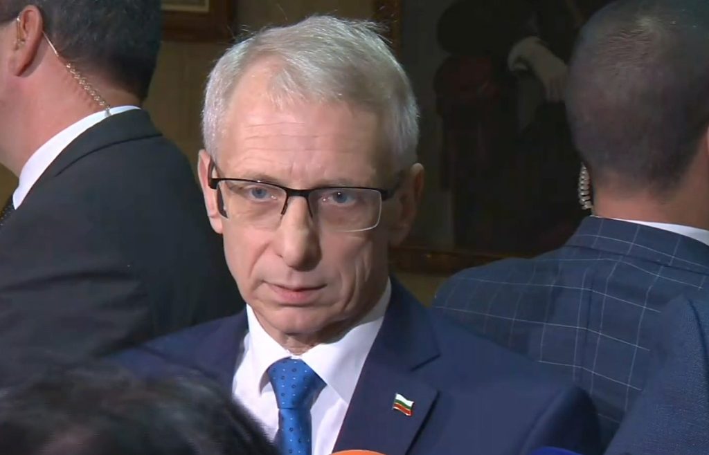Проблемът, който поставиха зърнопроизводителите, всъщност е решен, заяви Денков 6 hjil1
