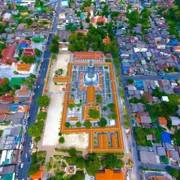 Тайланд предлага включването на храма Wat Phra Mahathat Woramahawihan в списъка на UNESCO 3 Правителството на Тайланд одобри включването на храм Wat Phra Mahathat Woramahawihan в списъка на UNESCO