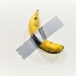 Арт инсталация: банан лепнат с тиксо отива на търг с начална цена от 1 млн. долара