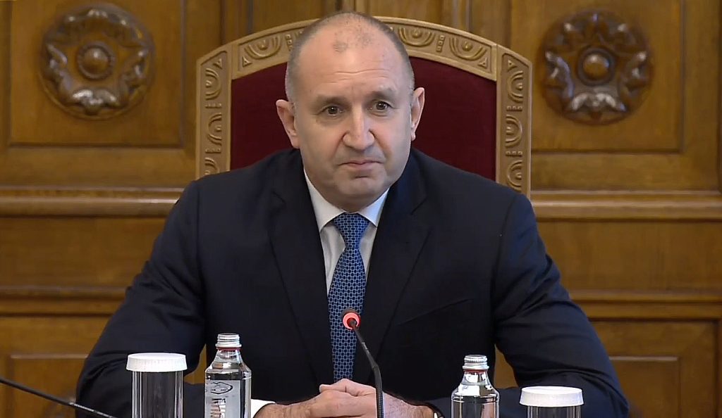 Президентът ще връчи първия мандат в петък 7 Не приемаме Северна Македония да нарушава международните договори, заяви Радев