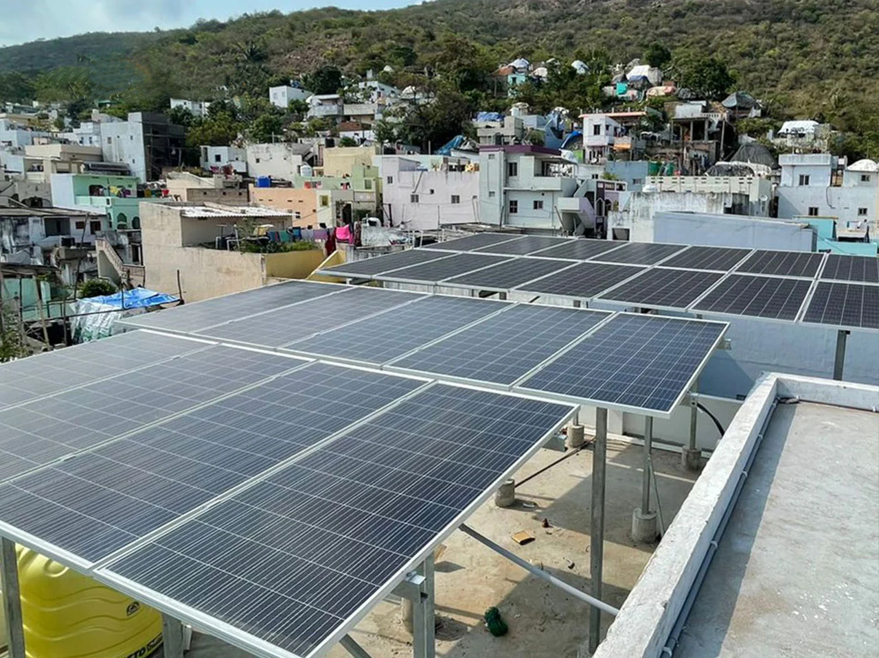 Стартъпът SolarSquare събира 40 млн. долара инвестиции за соларни проекти в Индия