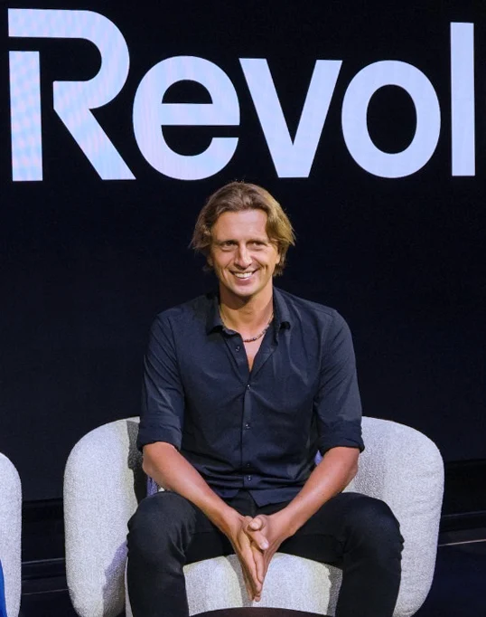 Adidas обвинена в копиране на традиционни мексикански сандали от щата Оахака