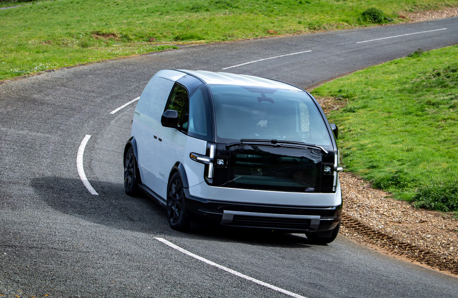 Стартъпът за електромобили Canoo е подал молба за фалит