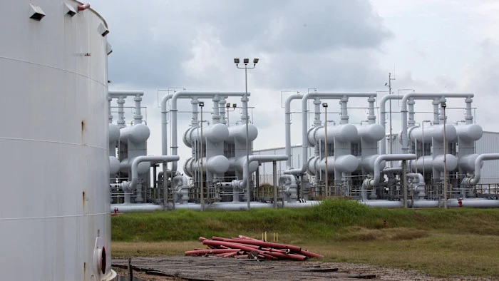 "Голдман Сакс" повиши до 90 долара за барел прогнозата си за цената на "Брент" в края на 2026-а