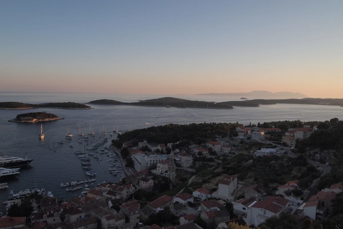 hvar 5