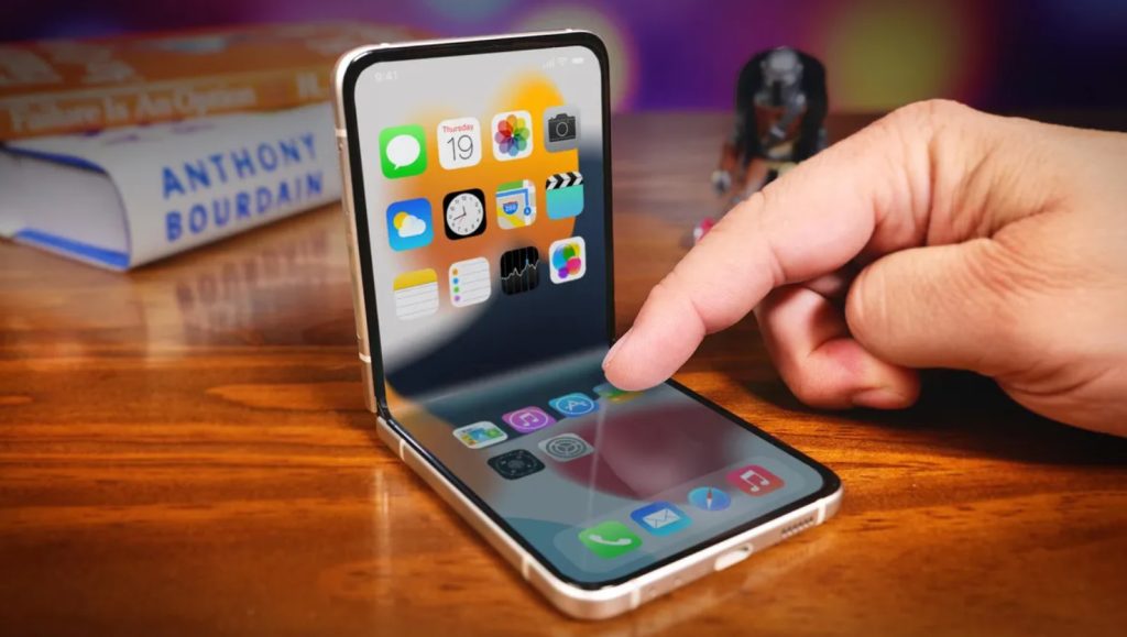 iPhone Foldable 1