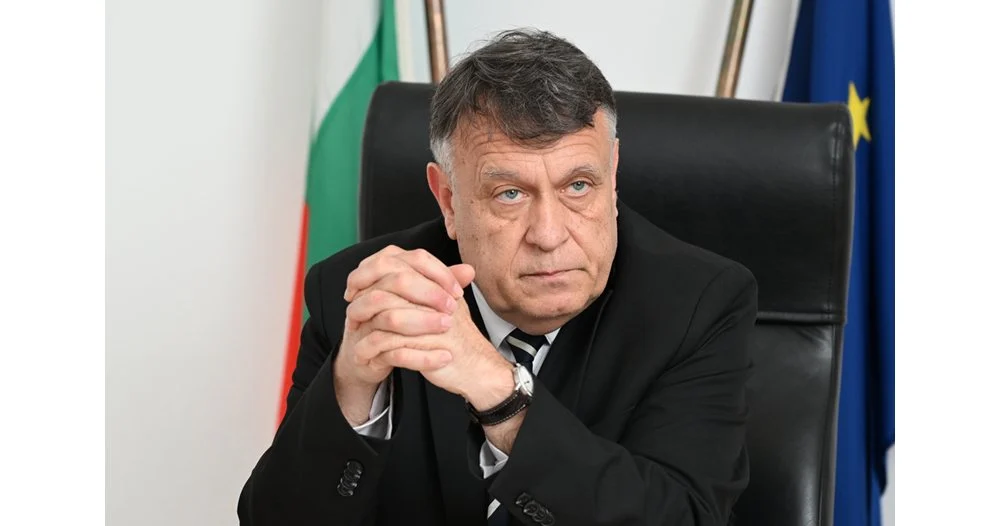 Кампанията „Насилието е безсилие“ ще обхване 100 000 ученици, обяви министър Вълчев