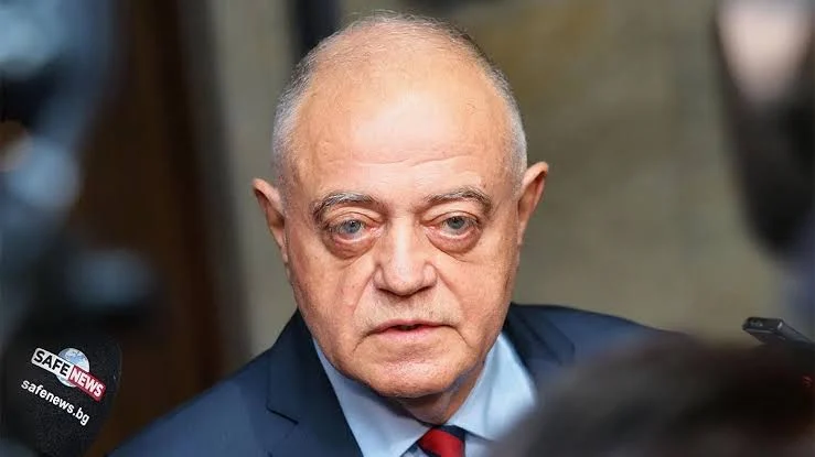 Атанас Атанасов смята, че Гюров е единственият кандидат за президент, който може да се противопостави на „червената власт“
