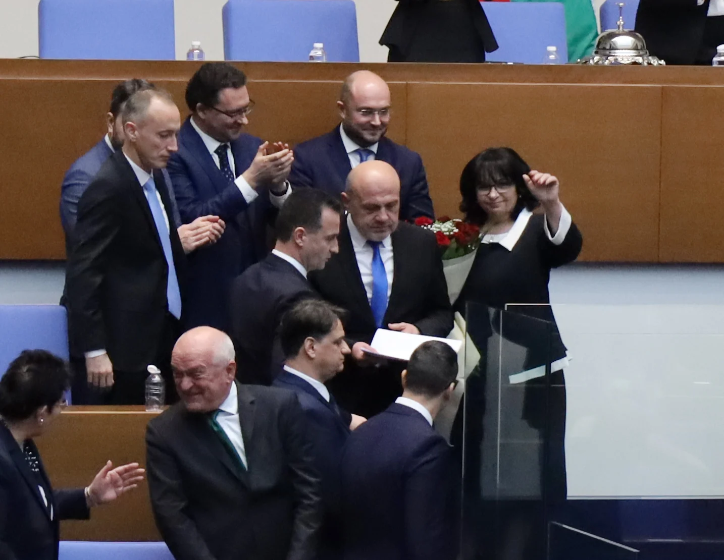 Парламент клетва правителство на Росен Желязков