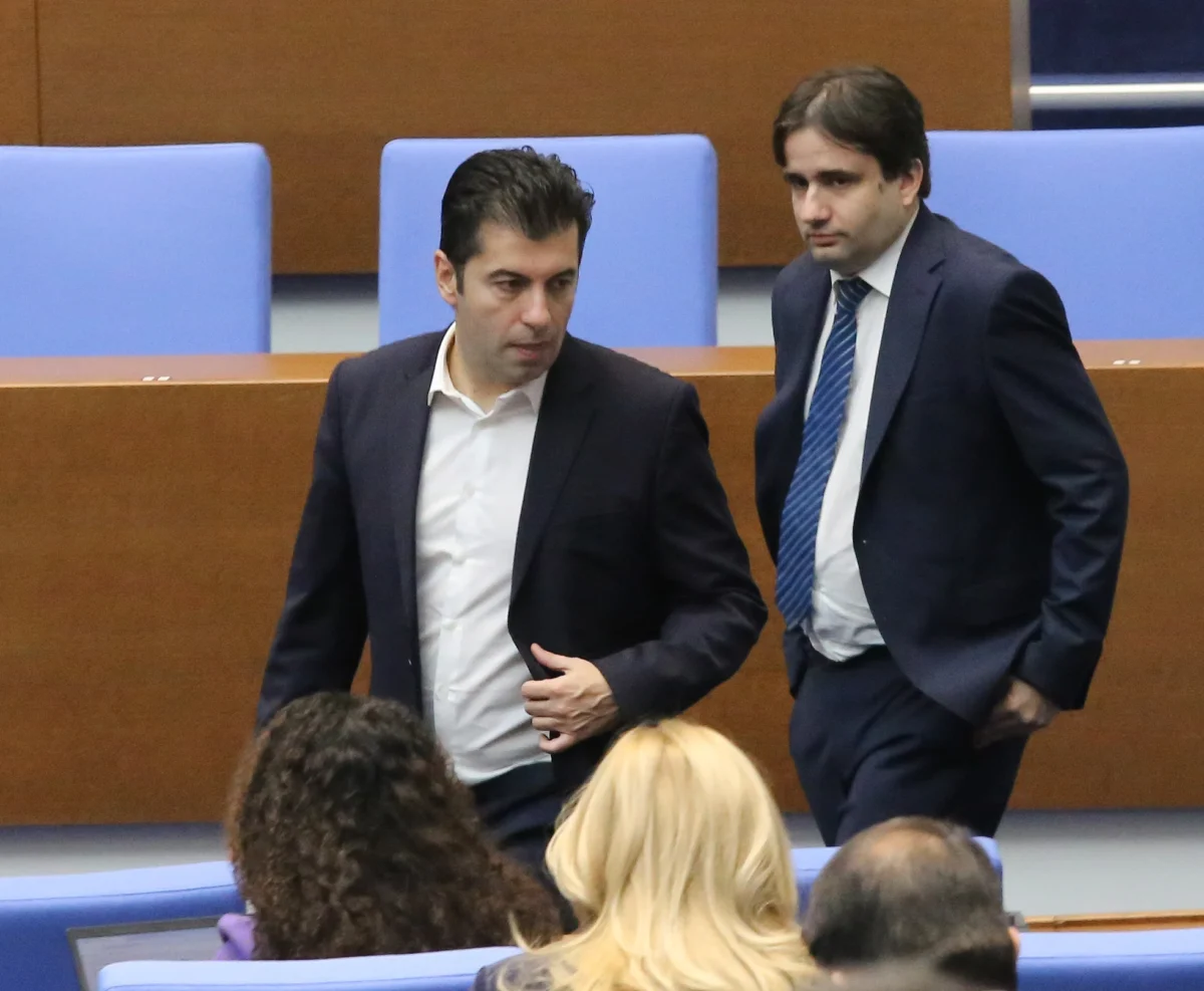 Съдът даде ход на делото срещу Кирил Петков и Божидар Божанов