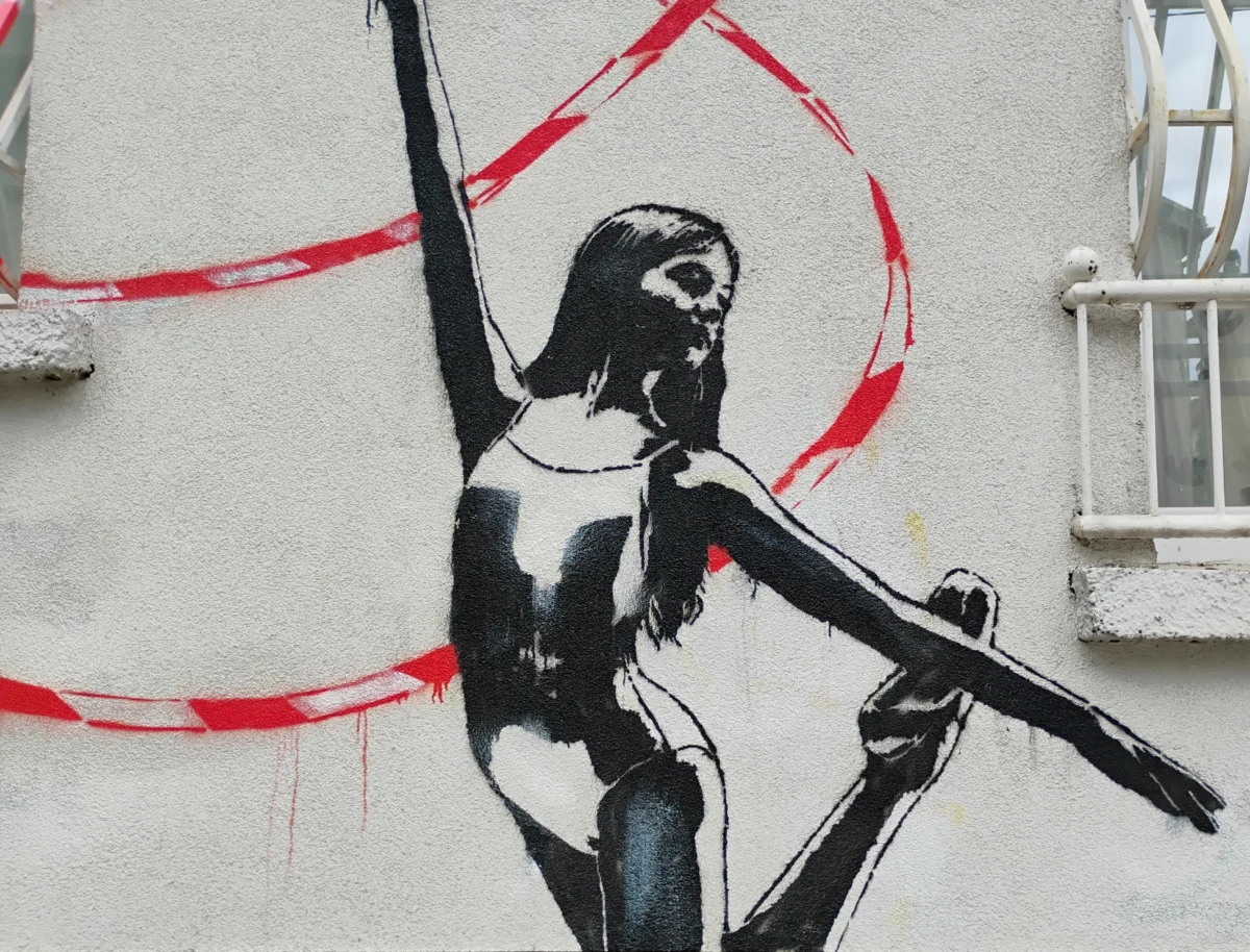 EmircA с ново послание в центъра на София-този път за войната