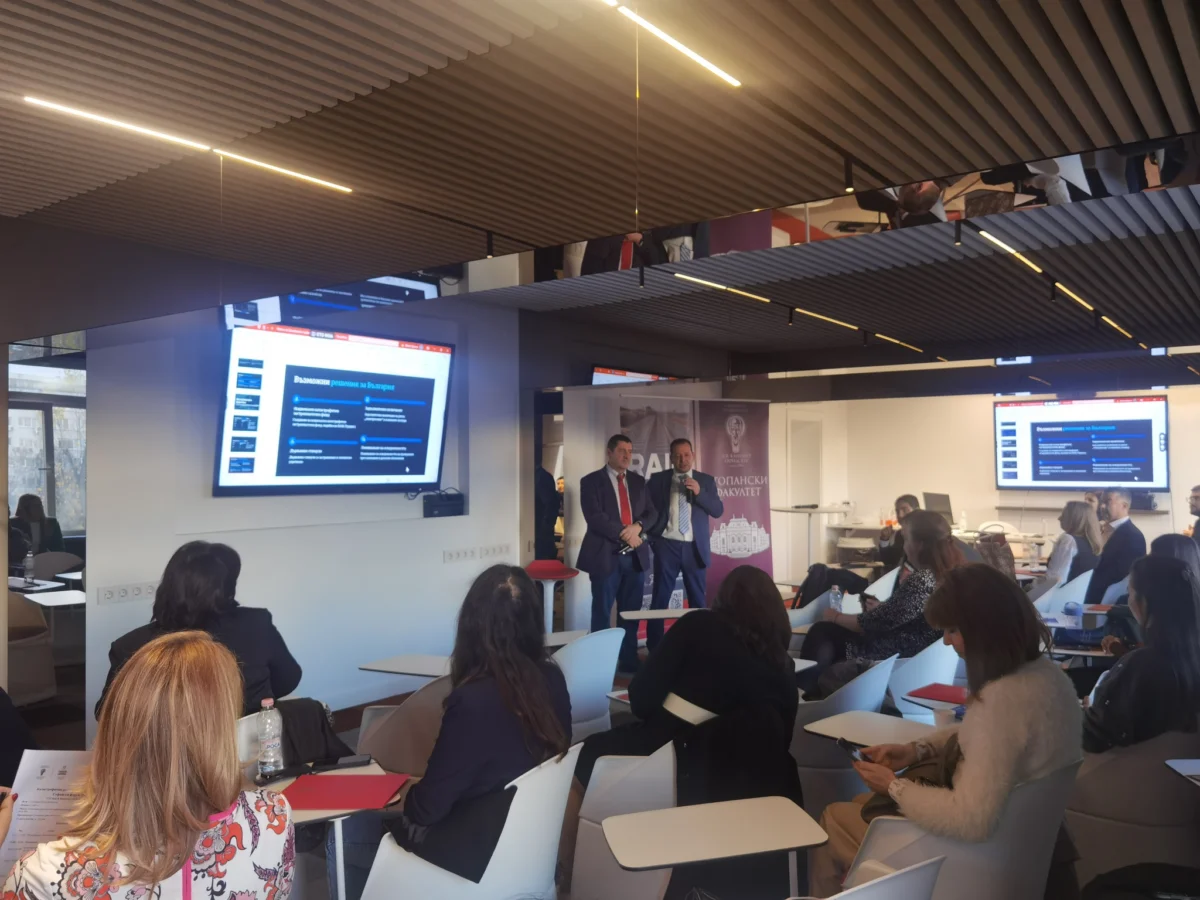 Стопанският факултет на Софийския университет в партньорство с медия Банкеръ