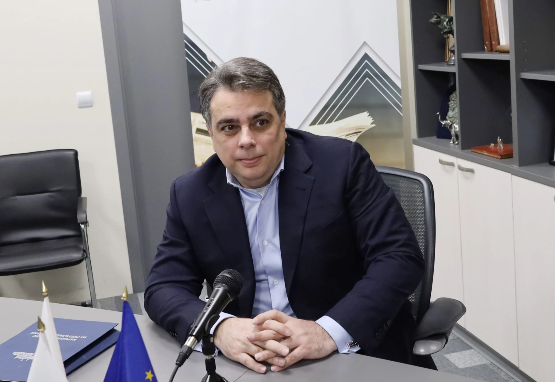 Заложените за 2026-а цели в енергетиката бяха постигнати през 2024-та, заяви Асен Василев