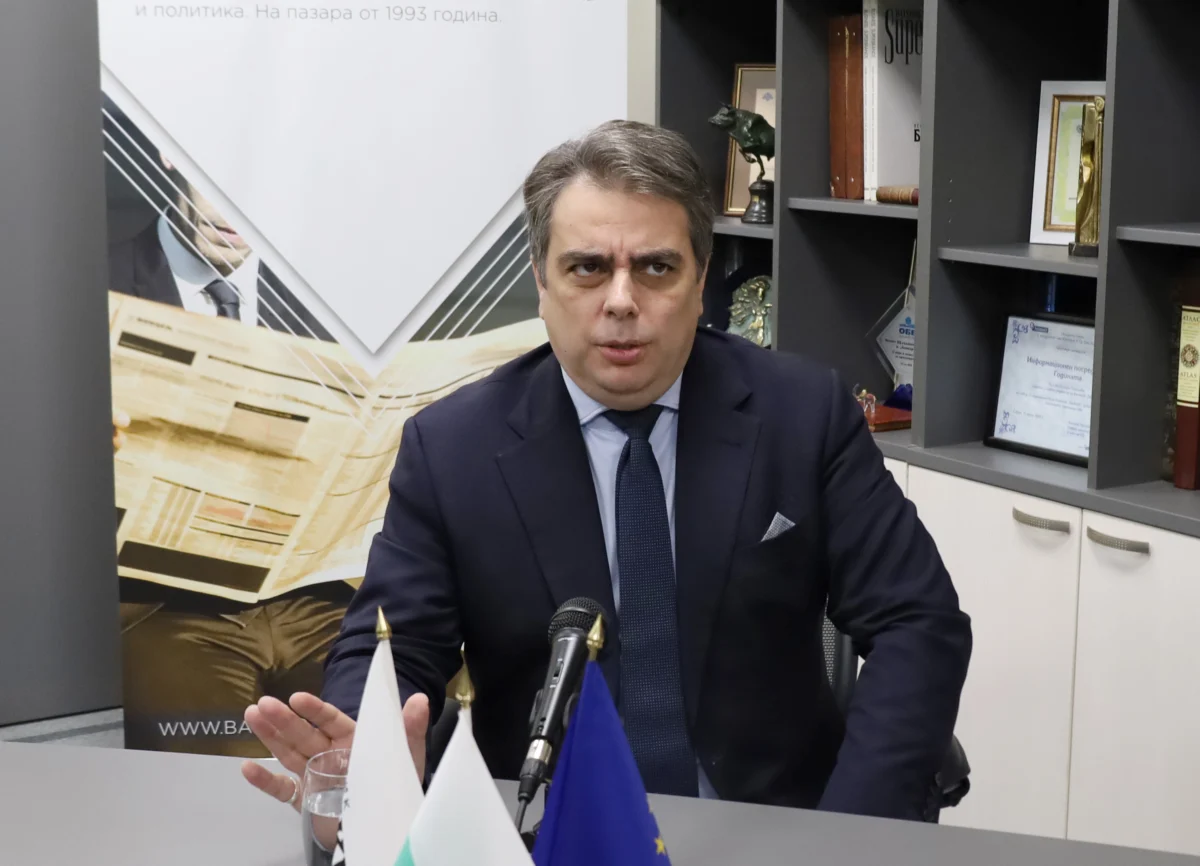 Николай Денков